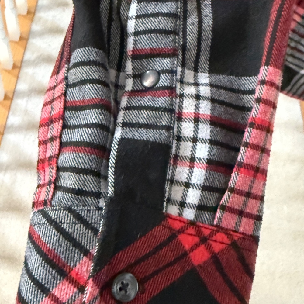 Men's KAVU Red Black Plaid Long Sleeve Button Down Shirt Size M - Picture 5 of 13